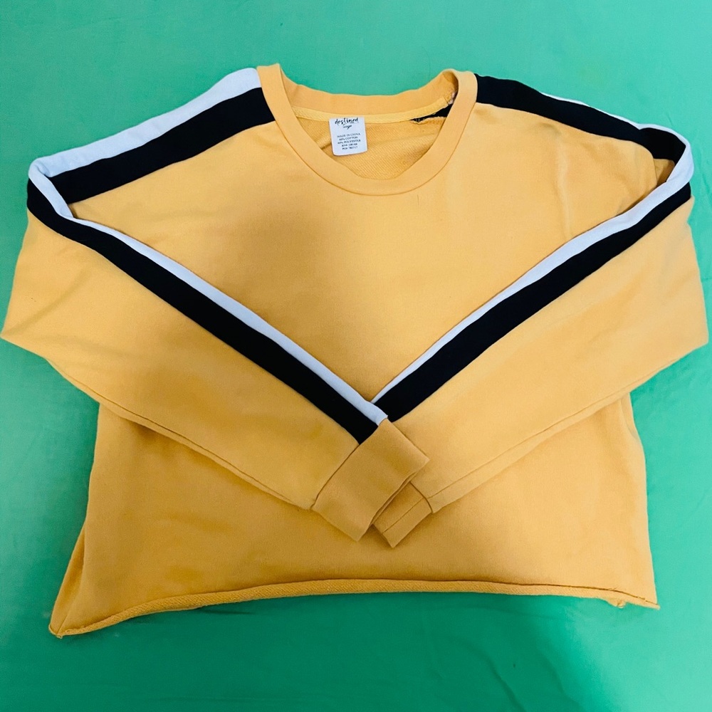 Yellow sweat shirt